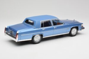 Cadillac Fleetwood Brougham Blauw Metallic MCG 1:18 MCG18252 Metaal — afbeelding 2 van 6