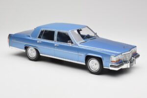 Cadillac Fleetwood Brougham Blauw Metallic MCG 1:18 MCG18252 Metaal — afbeelding 4 van 6
