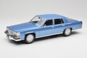 Cadillac Fleetwood Brougham Blauw Metallic MCG 1:18 MCG18252 Metaal