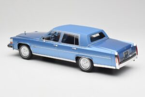 Cadillac Fleetwood Brougham Blauw Metallic MCG 1:18 MCG18252 Metaal — afbeelding 5 van 6