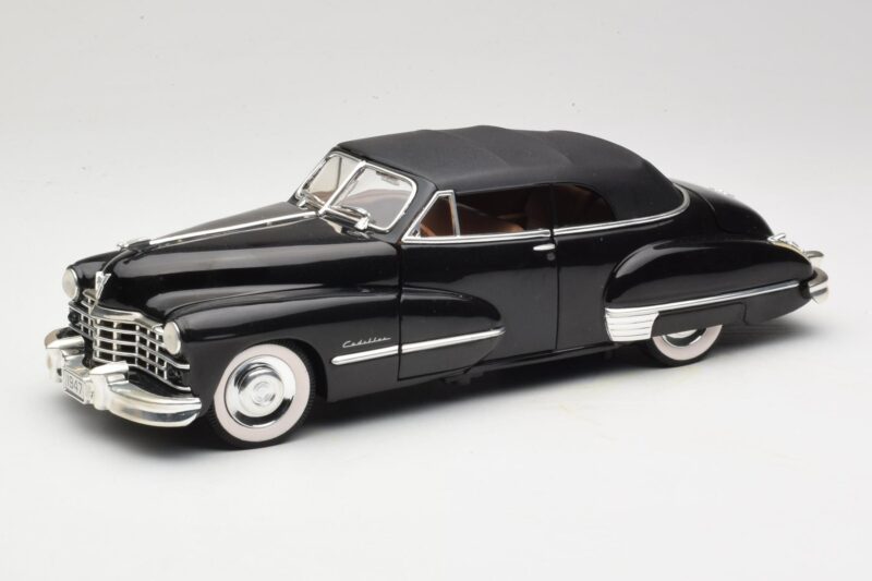 Cadillac Series 62 Zwart Anson 1:18 30345 Metaal
