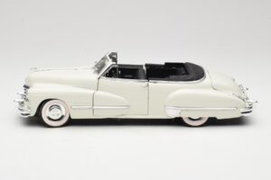 Cadillac Series 62 Cabriolet Wit Anson 1:18 30335 Metaal — afbeelding 4 van 8
