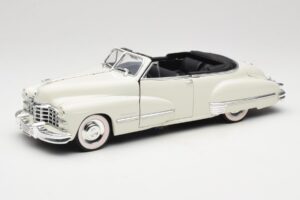 Cadillac Series 62 Cabriolet Wit Anson 1:18 30335 Metaal