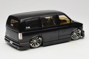 Chevrolet Astro Van Tuned Zwart Jada 1:18 63122 Metaal — afbeelding 3 van 8