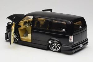 Chevrolet Astro Van Tuned Zwart Jada 1:18 63122 Metaal — afbeelding 5 van 8