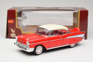Chevrolet Bel Air Matador Rood & India Ivoor Road Legends 1:18 92109 Metaal — afbeelding 8 van 8