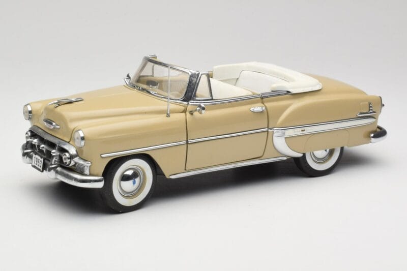 Chevrolet Bel Air Cabriolet Crème Sun Star 1:18 1623 Metaal