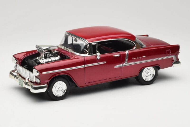 Chevrolet Bel Air Rood Motormax 1:18 73100TC-M1 Metaal