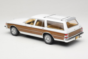 Chevrolet Caprice Estate Wagon Wit MCG 1:18 MCG18475 Metaal — afbeelding 5 van 6