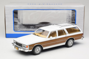 Chevrolet Caprice Estate Wagon Wit MCG 1:18 MCG18475 Metaal — afbeelding 6 van 6
