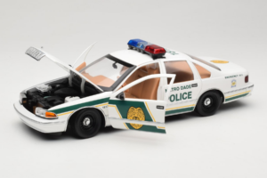 Chevrolet Caprice Metro Dade Politie UT Models 1:18 21024 Metaal — afbeelding 2 van 8