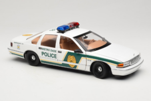 Chevrolet Caprice Metro Dade Politie UT Models 1:18 21024 Metaal — afbeelding 6 van 8