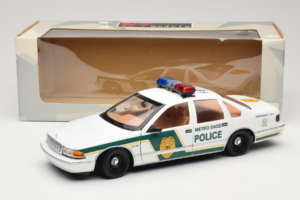 Chevrolet Caprice Metro Dade Politie UT Models 1:18 21024 Metaal — afbeelding 8 van 8