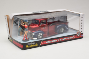 Chevrolet COE Pickup Wonder Woman With Figure Metals Diecast 1:24 30453 Metaal — afbeelding 2 van 3