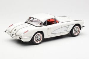 Chevrolet Corvette C1 Spider Hard Top Snowcrest Wit AUTOart 1:18 71147 Metaal — afbeelding 3 van 8