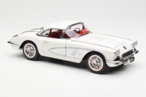 Chevrolet Corvette C1 Spider Hard Top Snowcrest Wit AUTOart 1:18 71147 Metaal — afbeelding 6 van 8