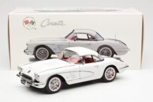Chevrolet Corvette C1 Spider Hard Top Snowcrest Wit AUTOart 1:18 71147 Metaal — afbeelding 8 van 8