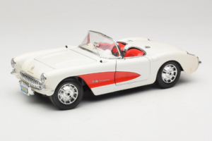 Chevrolet Corvette C1 Wit & Rood Bburago 1:18 3024-M3 Metaal