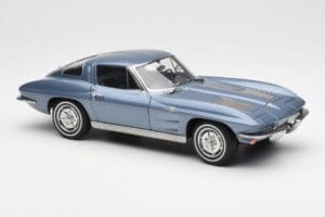 Chevrolet Corvette C2 Blauwgrijs Metallic AUTOart 1:18 71182 Metaal — afbeelding 6 van 8