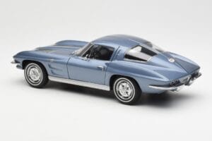 Chevrolet Corvette C2 Blauwgrijs Metallic AUTOart 1:18 71182 Metaal — afbeelding 7 van 8