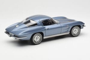 Chevrolet Corvette C2 Blauwgrijs Metallic AUTOart 1:18 71182 Metaal — afbeelding 3 van 8