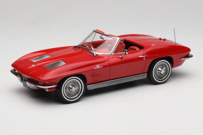 Chevrolet Corvette C2 Sting Ray Cabriolet Riverside Red Norev 1:18 189056 Metaal