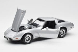 Chevrolet Corvette C3 Zilver UT Models 1:18 21072 Metaal — afbeelding 2 van 8