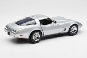 Chevrolet Corvette C3 Zilver UT Models 1:18 21072 Metaal — afbeelding 3 van 8