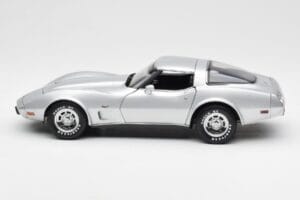Chevrolet Corvette C3 Zilver UT Models 1:18 21072 Metaal — afbeelding 4 van 8