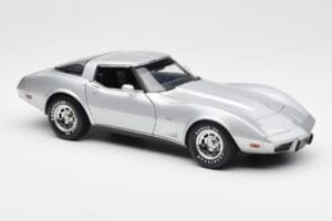 Chevrolet Corvette C3 Zilver UT Models 1:18 21072 Metaal — afbeelding 6 van 8