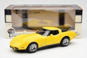 Chevrolet Corvette C3 Geel UT Models 1:18 21074 Metaal — afbeelding 8 van 8