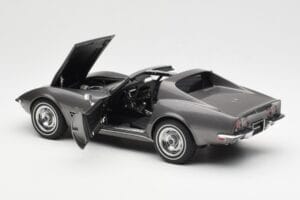 Chevrolet Corvette C3 Spider Laguna Grijs Metallic AUTOart 1:18 71173 Metaal — afbeelding 5 van 8