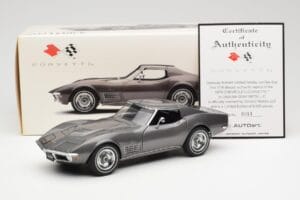 Chevrolet Corvette C3 Spider Laguna Grijs Metallic AUTOart 1:18 71173 Metaal — afbeelding 8 van 8