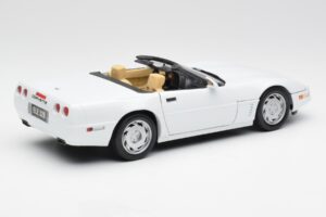 Chevrolet Corvette C4 Cabriolet Wit Maisto 1:18 32830 Metaal — afbeelding 3 van 8