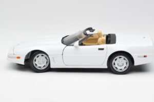 Chevrolet Corvette C4 Cabriolet Wit Maisto 1:18 32830 Metaal — afbeelding 4 van 8