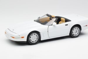 Chevrolet Corvette C4 Cabriolet Wit Maisto 1:18 32830 Metaal