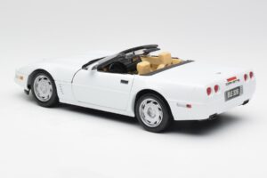 Chevrolet Corvette C4 Cabriolet Wit Maisto 1:18 32830 Metaal — afbeelding 7 van 8