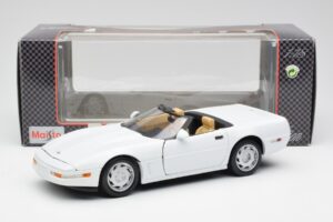 Chevrolet Corvette C4 Cabriolet Wit Maisto 1:18 32830 Metaal — afbeelding 8 van 8