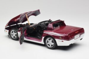 Chevrolet Corvette C4 Indy 500 Pace Car Maisto 1:18 56011 Metaal — afbeelding 5 van 8