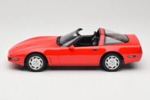 Chevrolet Corvette C4 Torch Red GT Spirit 1:18 GT537 Hars — afbeelding 3 van 6