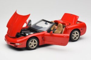 Chevrolet Corvette C5 Cabriolet Rood UT Models 1:18 21006 Metaal — afbeelding 2 van 8