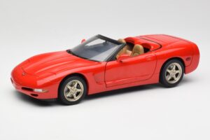 Chevrolet Corvette C5 Cabriolet Rood UT Models 1:18 21006 Metaal