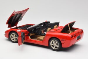 Chevrolet Corvette C5 Cabriolet Rood UT Models 1:18 21006 Metaal — afbeelding 5 van 8