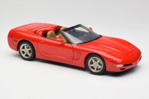 Chevrolet Corvette C5 Cabriolet Rood UT Models 1:18 21006 Metaal — afbeelding 6 van 8
