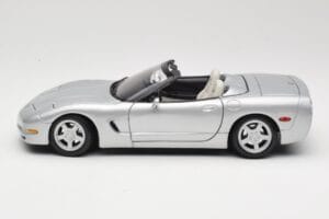 Chevrolet Corvette C5 Cabriolet Zilver Maisto 1:18 50317 Metaal — afbeelding 4 van 8