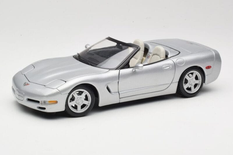 Chevrolet Corvette C5 Cabriolet Zilver Maisto 1:18 50317 Metaal