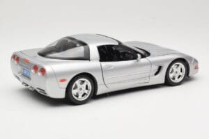 Chevrolet Corvette C5 Zilver Bburago 1:18 3056 Metaal — afbeelding 3 van 8