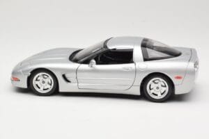 Chevrolet Corvette C5 Zilver Bburago 1:18 3056 Metaal — afbeelding 4 van 8