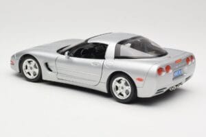 Chevrolet Corvette C5 Zilver Bburago 1:18 3056 Metaal — afbeelding 7 van 8