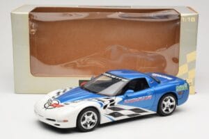 Chevrolet Corvette C5 Pace Car Rolex 24 at Daytona 1999 UT Models 1:18 39944 Metaal — afbeelding 8 van 8